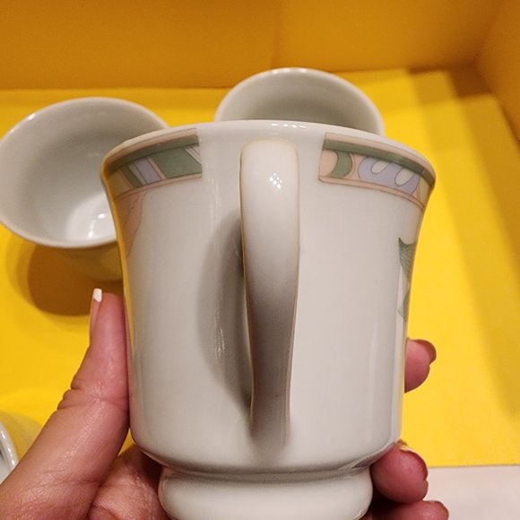 Adorable Pink Lilly footed mugs - set of 4 Gibson Saratoga - New - Picture 8 of 15